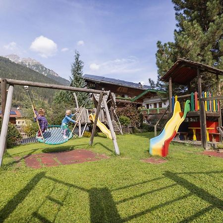 Familien- & Vitalhotel Auenhof Fulpmes Exterior photo