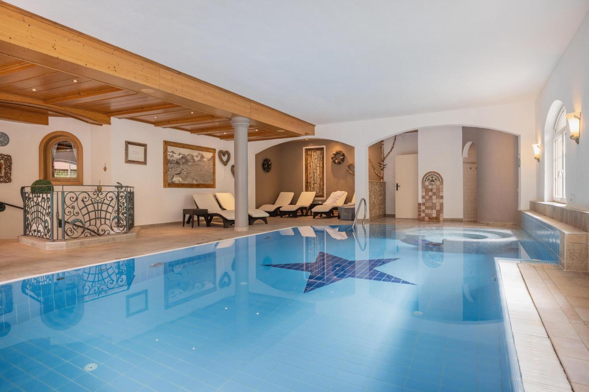 Familien- & Vitalhotel Auenhof Fulpmes Exterior photo